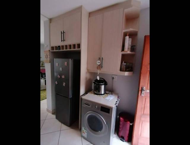 2 BEDROOM APARTMENT FOR SALE IN WINDSOR WEST